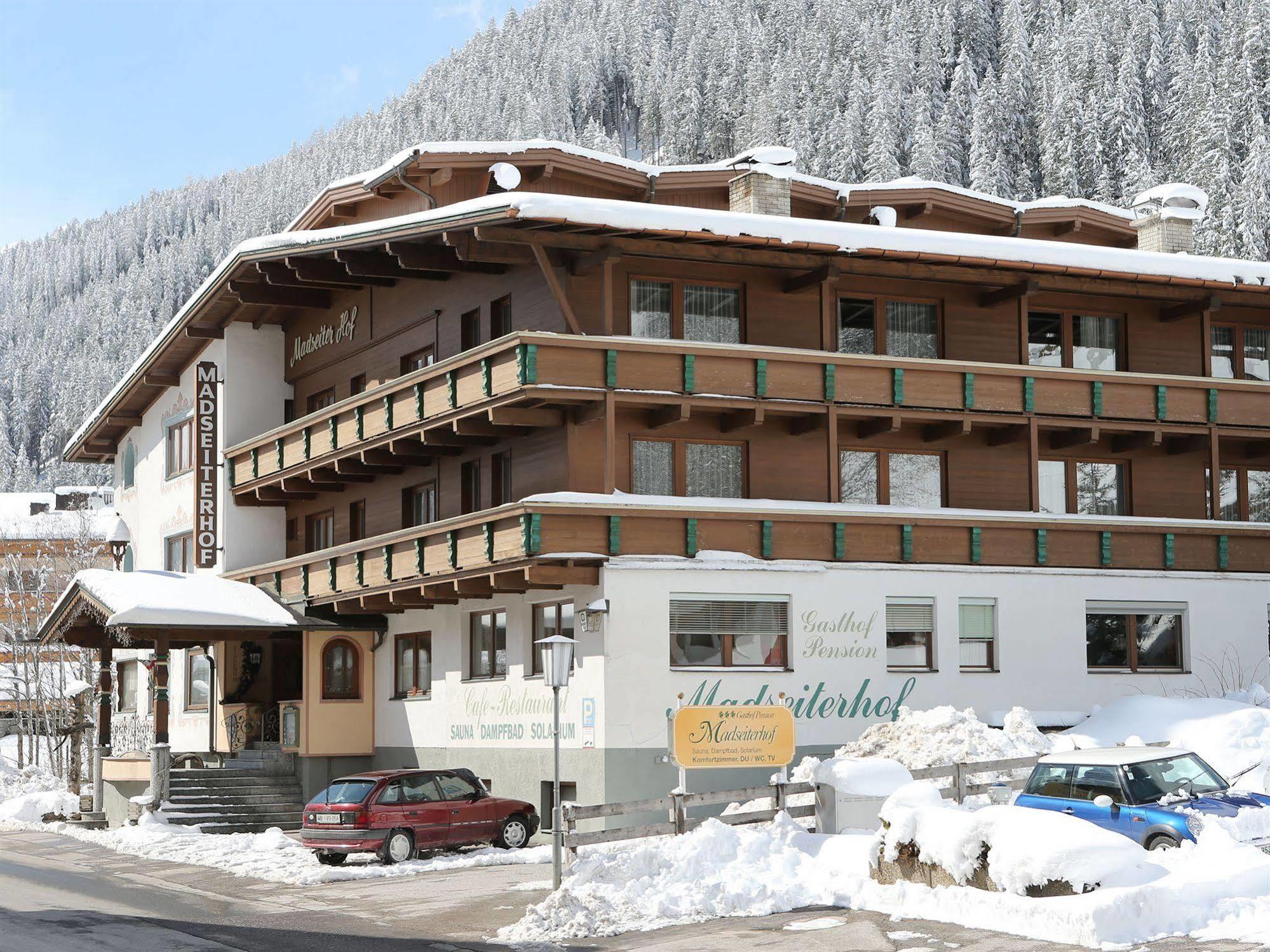Gasthof Pension Madseiterhof Tux Exterior photo